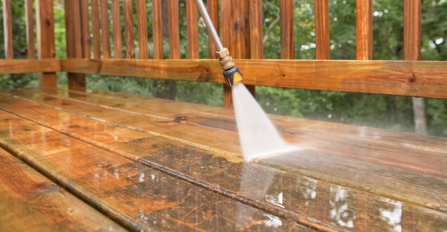 deck and fence cleaning